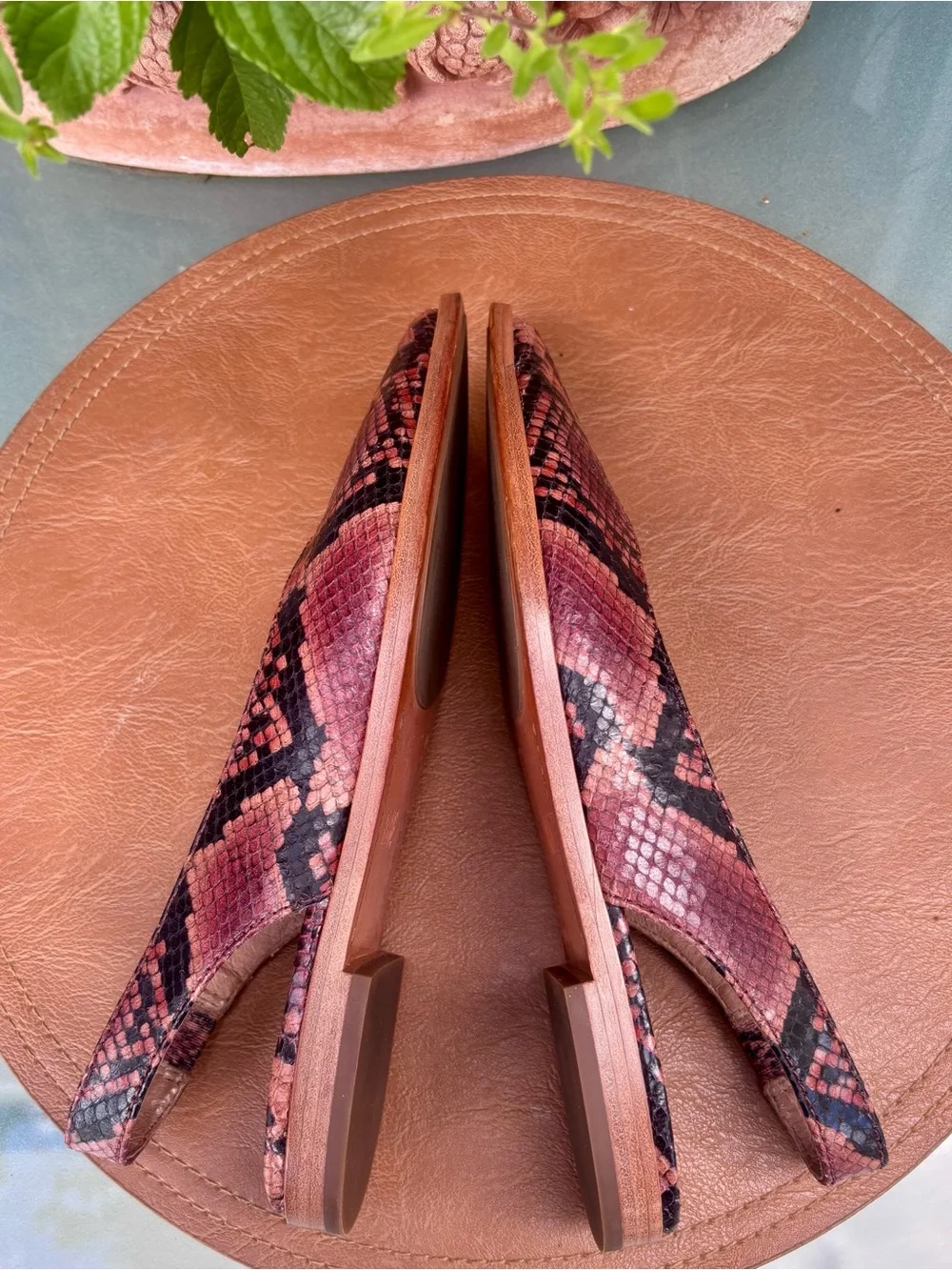 Frye Slingback Leather Snakeprint Flats Like New
